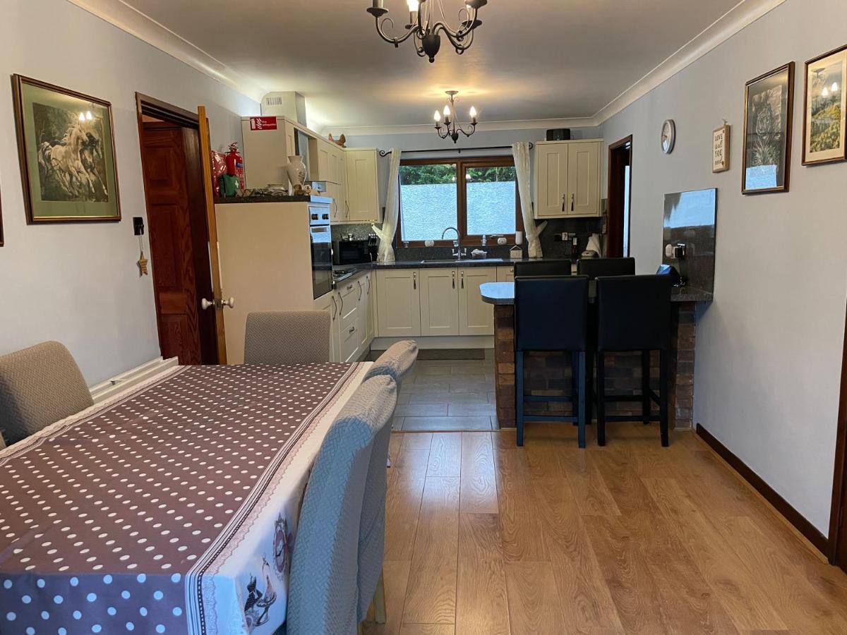 Dyffryn Taf - Spacious 3 Bedroom Bungalow Close To Amenities St Clears Exterior foto