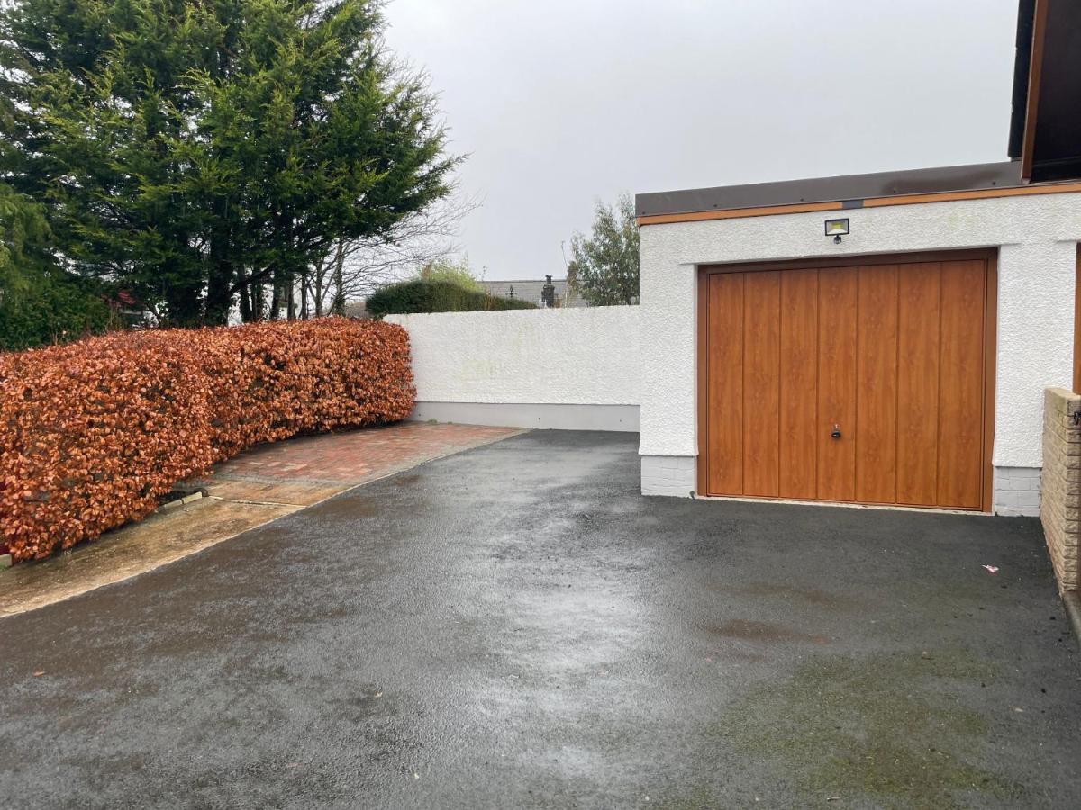 Dyffryn Taf - Spacious 3 Bedroom Bungalow Close To Amenities St Clears Exterior foto